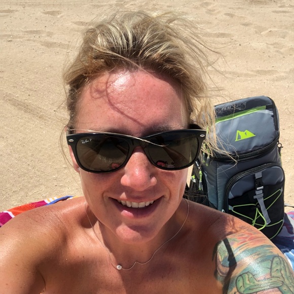 Meet your Posher, Elizabeth - Picture 4 of 7